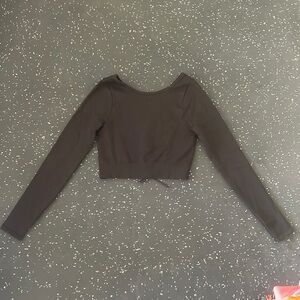 Cropped ribbed long sleeve shirt